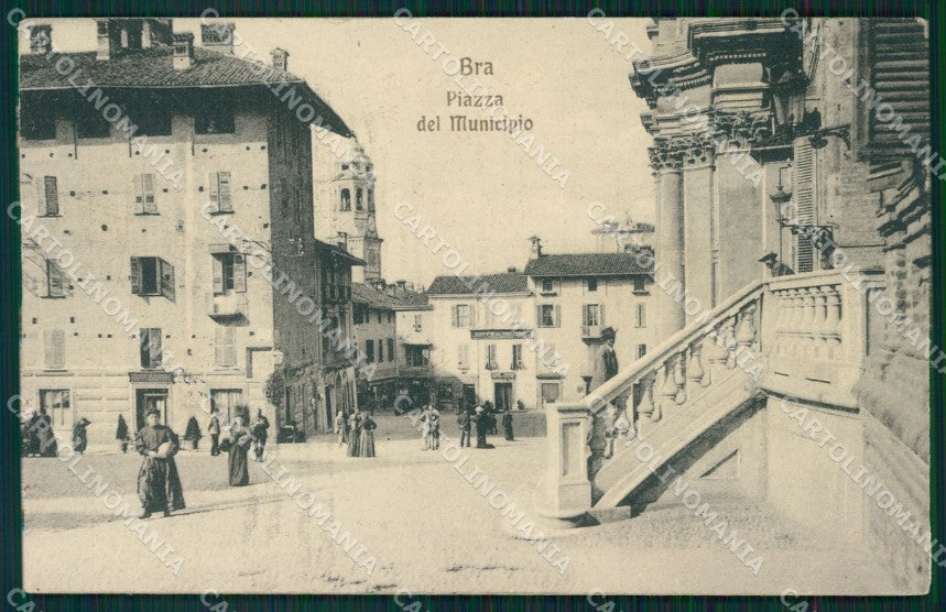 Cuneo Bra Piazza del Municipio cartolina MT6498 – fronte