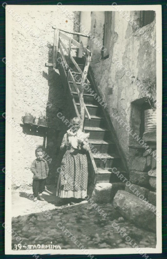 Messina Taormina Donna Anziana con Bambino Foto cartolina MX0967 – fronte