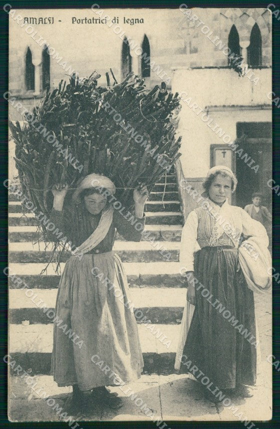 Salerno Amalfi Costumi Portatrici Legna cartolina MX1347 – fronte