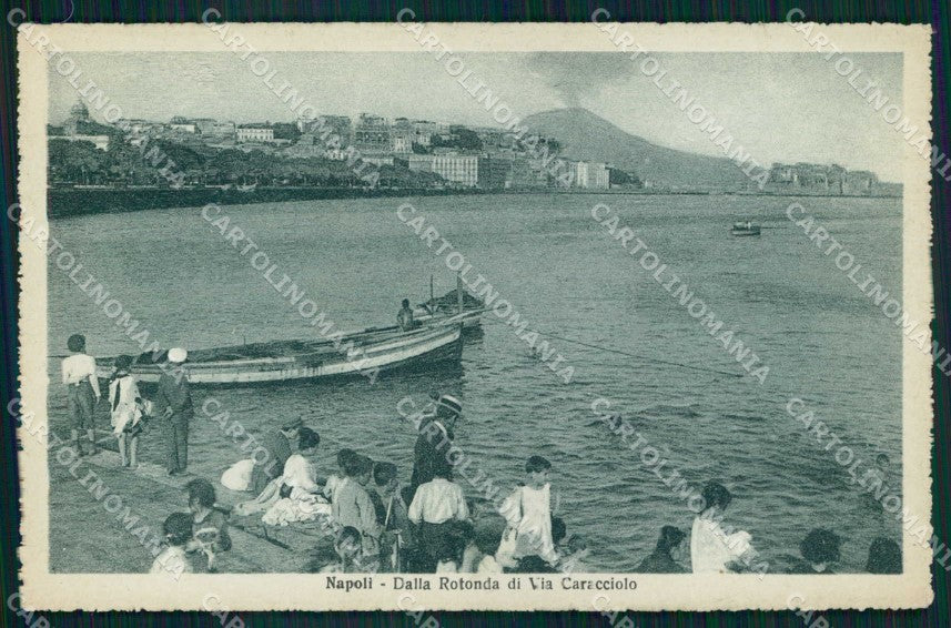 Napoli Città Veduta Mare Via Caracciolo Vesuvio Barche cartolina MX4601 – fronte