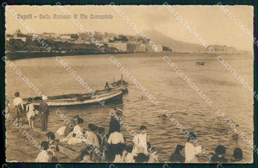 Napoli Città Veduta Mare Via Caracciolo Vesuvio Barche cartolina MX4605 – fronte