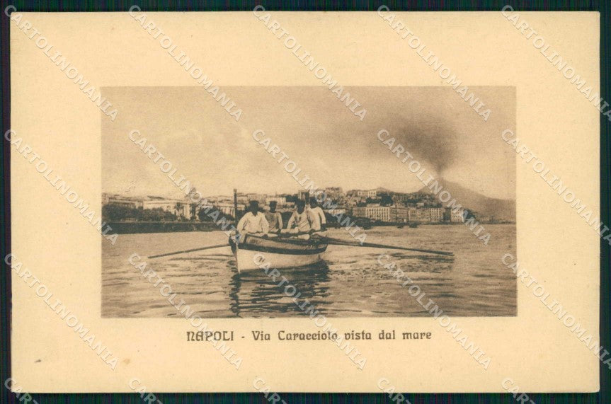 Napoli Città Via Caracciolo Veduta Mare Barca Vesuvio cartolina MX4788 – fronte