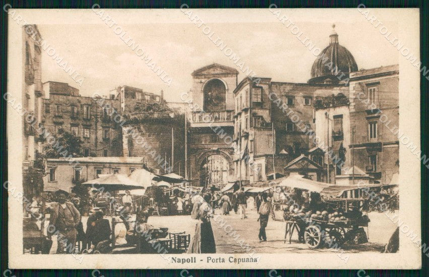 Napoli Città Porta Capuana Mercato PIEGHINA cartolina MX4817 – fronte