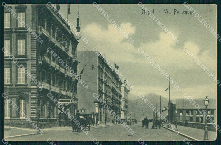 Napoli Città Via Partenope Vesuvio cartolina MX4966 – fronte