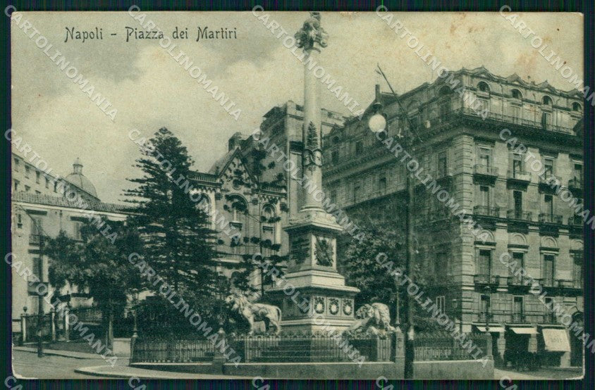 Napoli Città Piazza dei Martiri cartolina MX5197 – fronte
