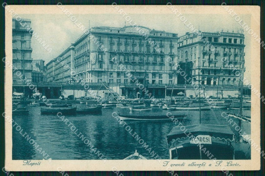 Napoli Città Santa Lucia Grandi Alberghi PIEGHINA cartolina MX5347 – fronte