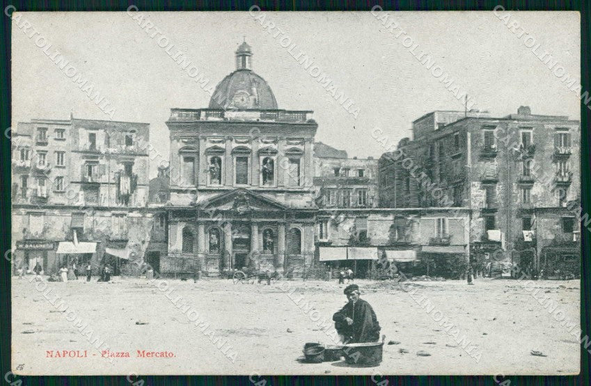 Napoli Città Piazza Mercato cartolina MX5466 – fronte