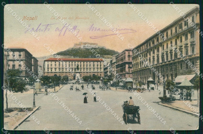 Napoli Città Piazza Municipio Trabert PIEGA cartolina MX5554 – fronte