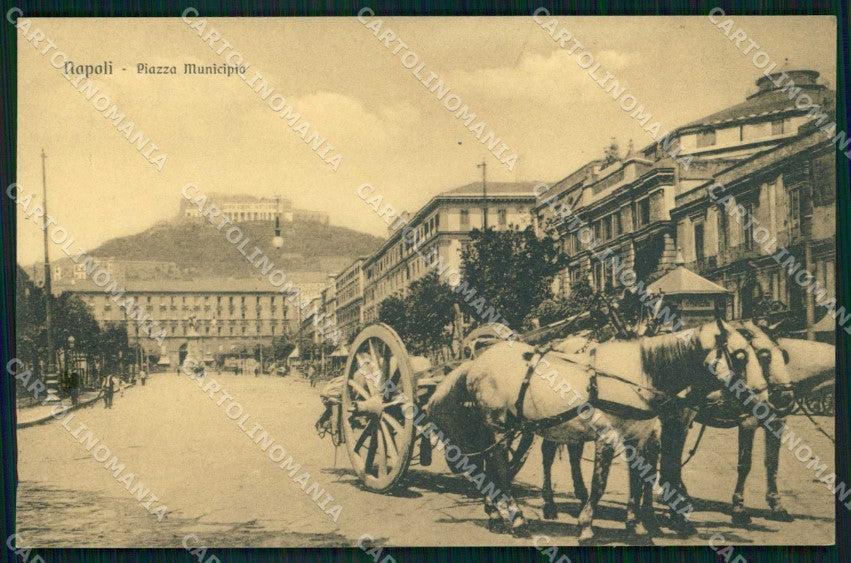 Napoli Città Piazza Municipio cartolina MX5671 – fronte