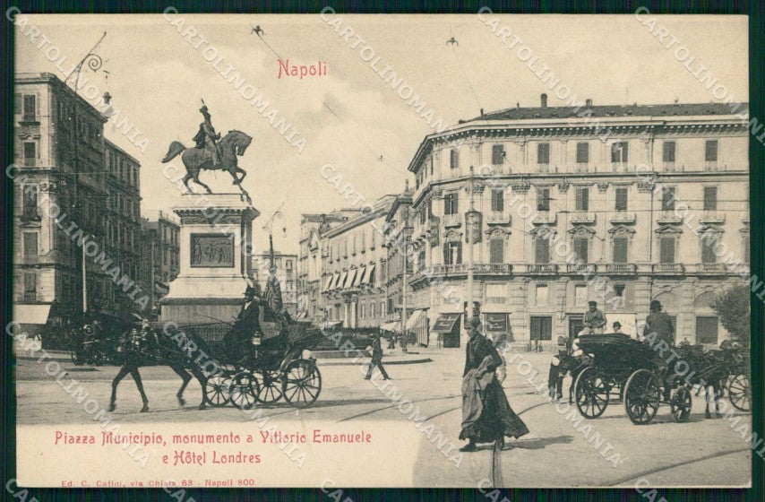 Napoli Città Monumento Vittorio Emanuele Piazza Municipio cartolina MX5827 – fronte