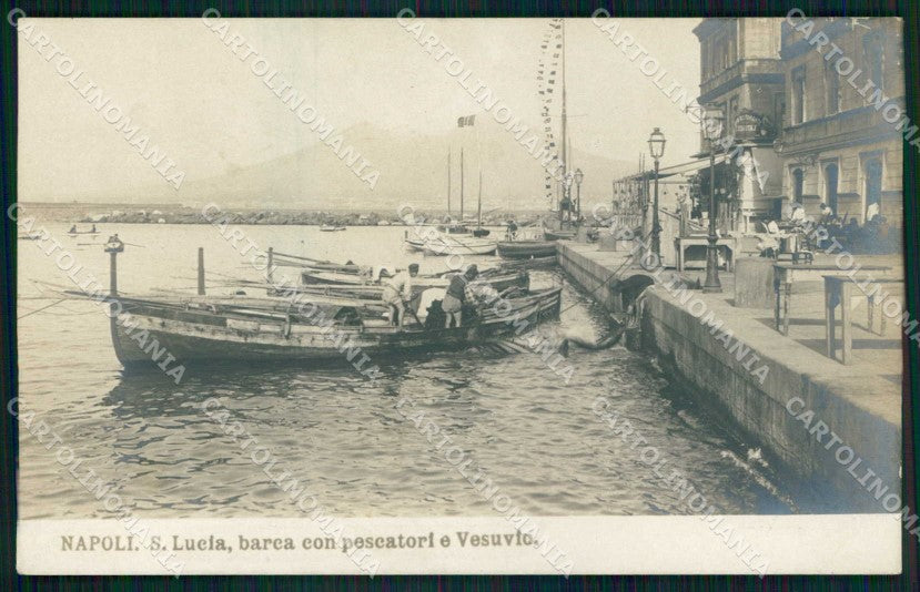 Napoli Città Santa Lucia Barca con Pescatori Vesuvio Foto cartolina MX6235 – fronte