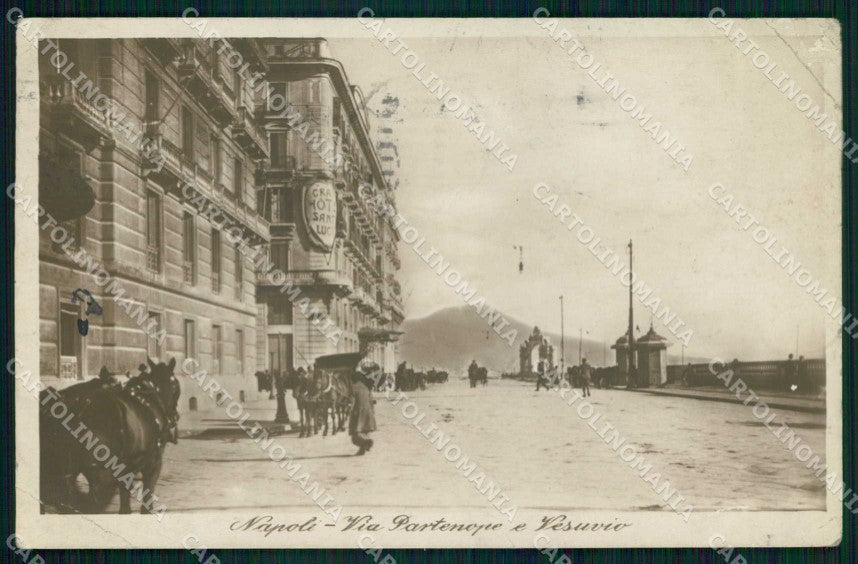 Napoli Città Via Partenope Vesuvio PIEGHE Foto cartolina MX6331 – fronte