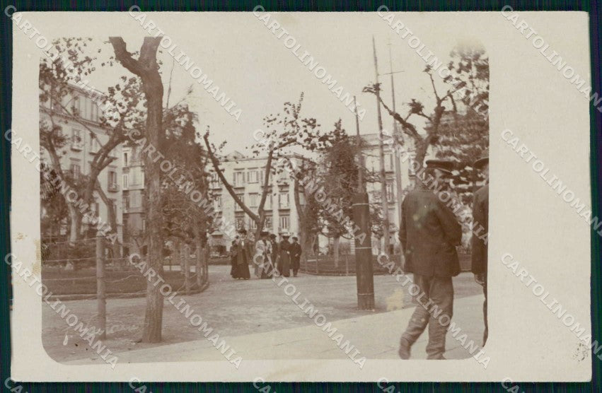 Napoli Città Passeggiata Donne Foto cartolina MX6530 – fronte