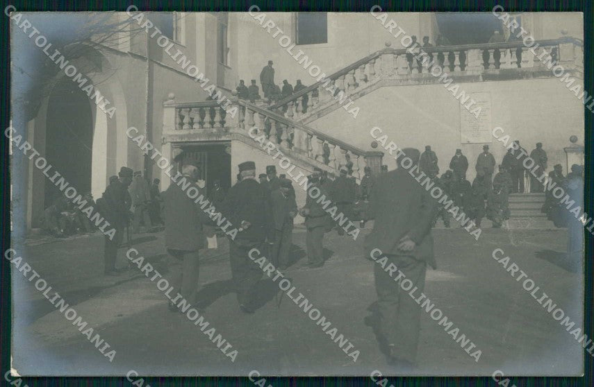 Napoli Città Uomini Cortile NPG Foto cartolina MX6536 – fronte