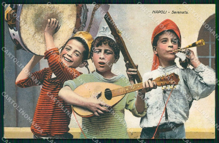 Napoli Città Costumi Scugnizzi Serenata cartolina MX6903 – fronte