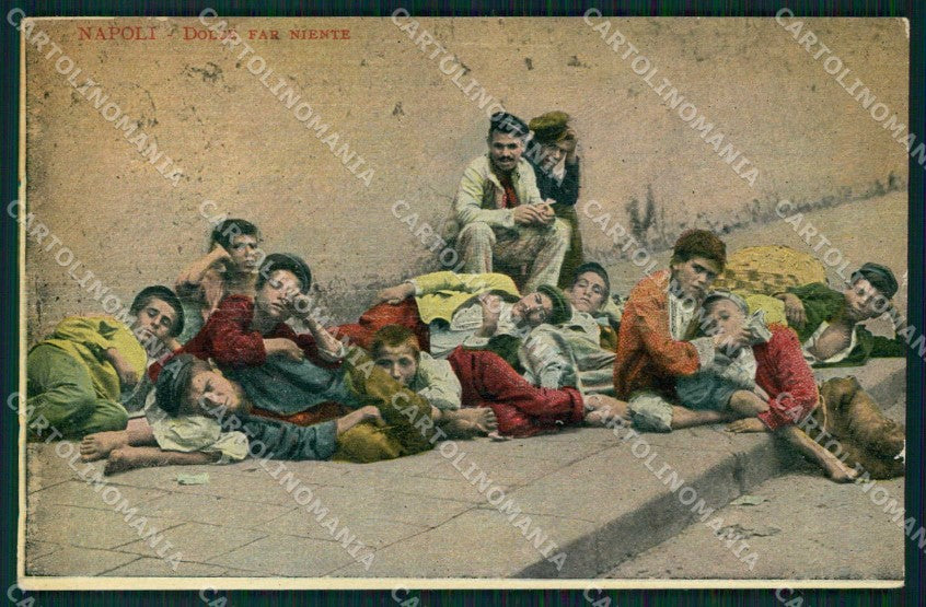 Napoli Città Tipi Napoletani Dolce far Niente cartolina MX6918 – fronte