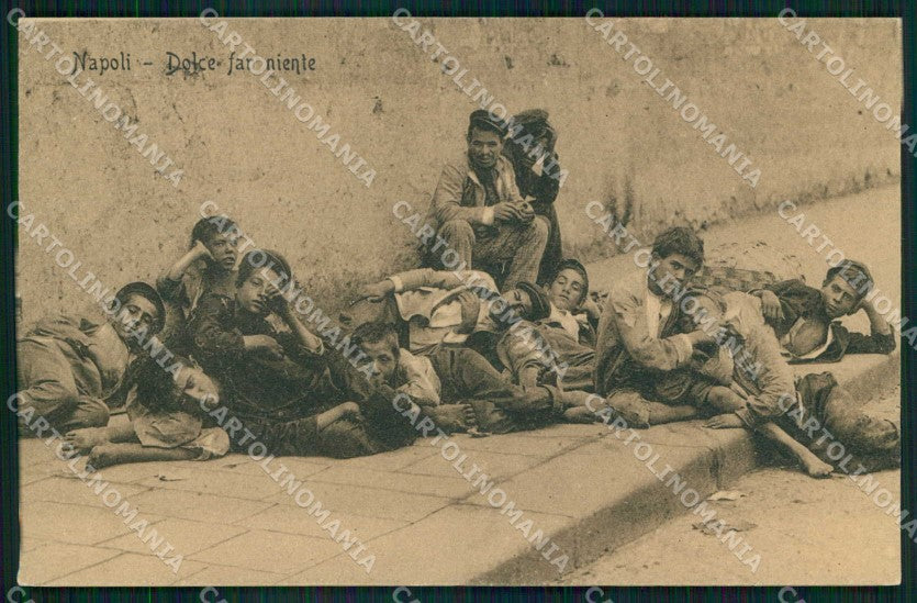 Napoli Città Costumi Dolce far Niente cartolina MX7066 – fronte