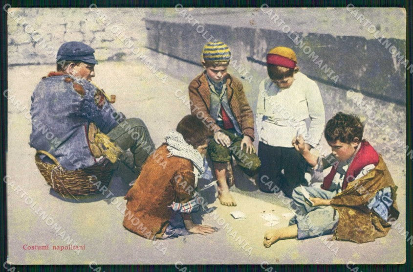 Napoli Città Costumi Scugnizzi Gioco Carte cartolina MX7125 – fronte