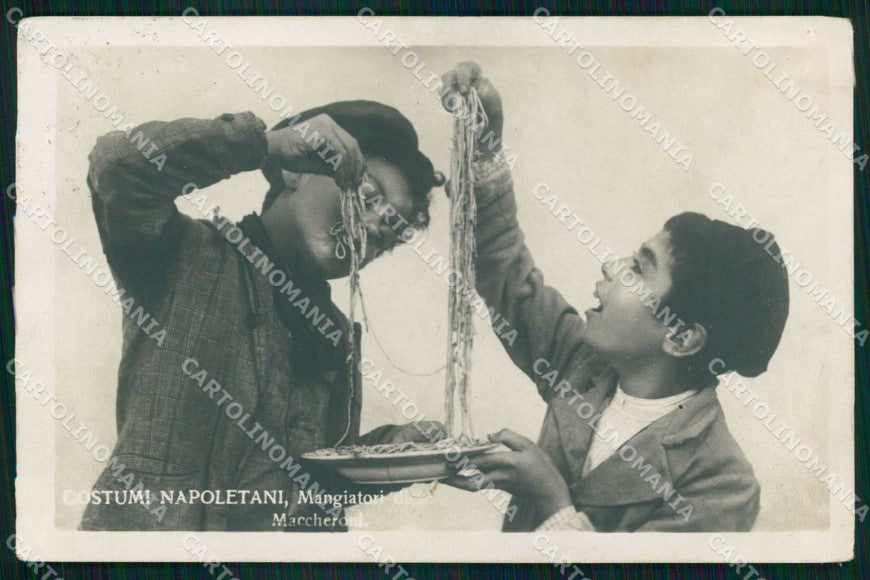 Napoli Città Costumi Mangia Maccheroni Foto cartolina MX7346 – fronte