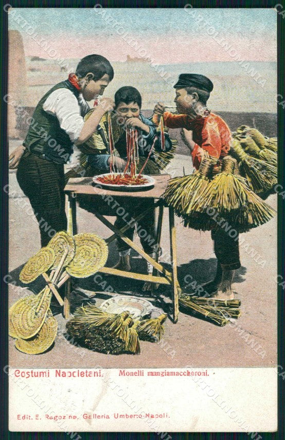 Napoli Città Costumi Monelli Mangia Maccheroni Ragozino 2780 cartolina MX7375 – fronte