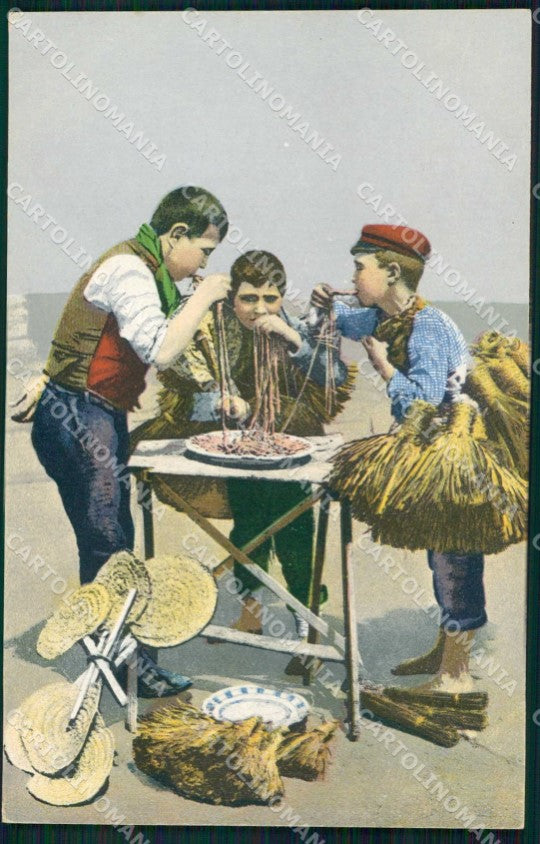 Napoli Città Costumi Mangia Maccheroni Venditori Scope cartolina MX7713 – fronte