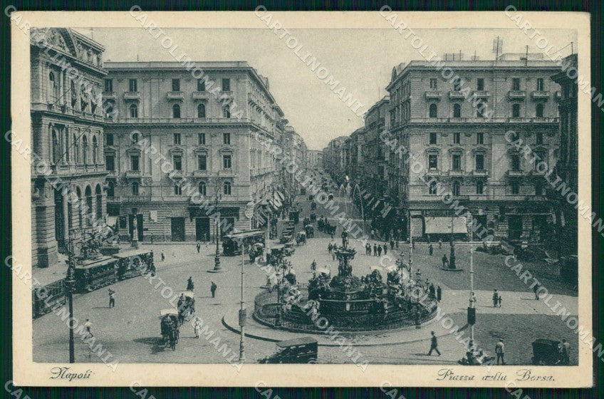 Napoli Città Piazza Borsa Tram PIEGA cartolina MX7944 – fronte