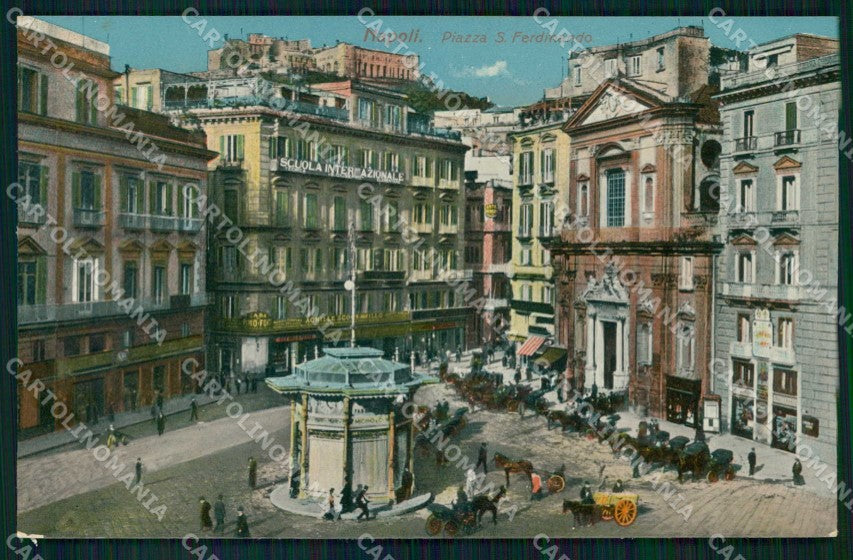 Napoli Città Piazza San Ferdinando Chiosco PIEGATA cartolina MX7972 – fronte