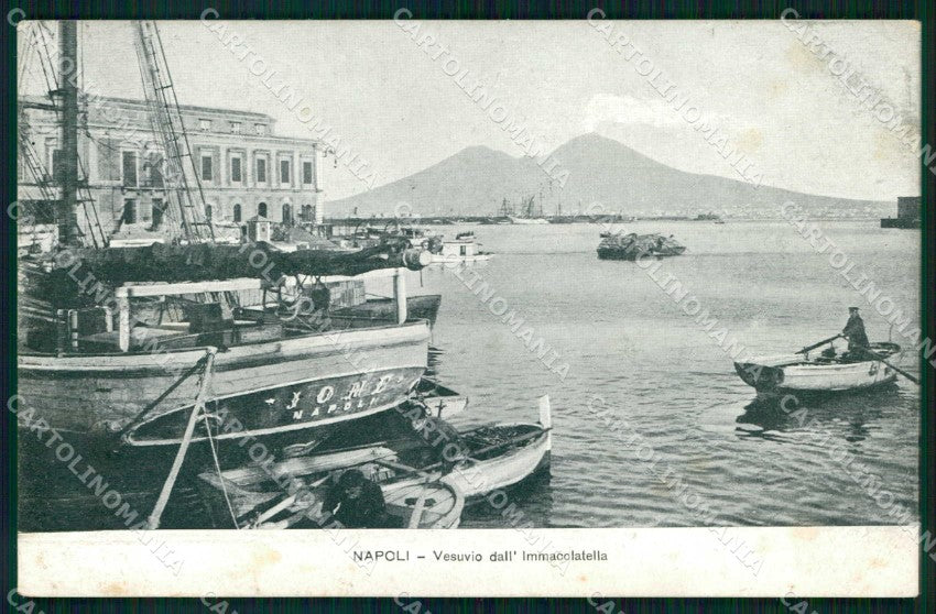 Napoli Città Immacolatella Barche Vesuvio cartolina MX7993 – fronte