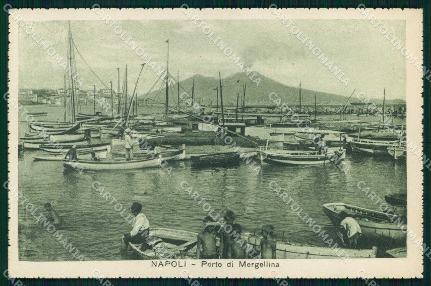 Napoli Città Mergellina Porto Barche Vesuvio cartolina MX8053 – fronte