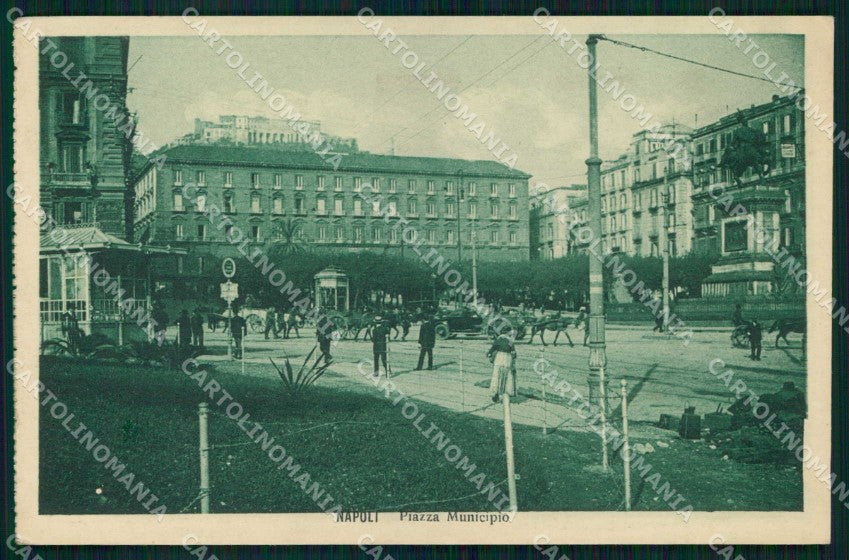 Napoli Città Piazza Municipio cartolina MX8055 – fronte