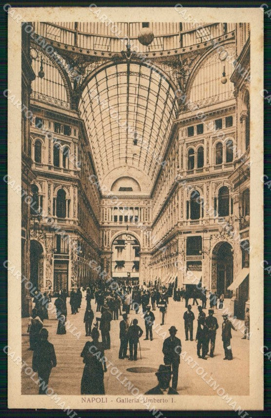 Napoli Città Galleria Umberto I Interno cartolina MX8061 – fronte
