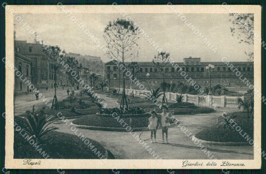 Napoli Città Giardini Litoranea PIEGATA cartolina MX8080 – fronte