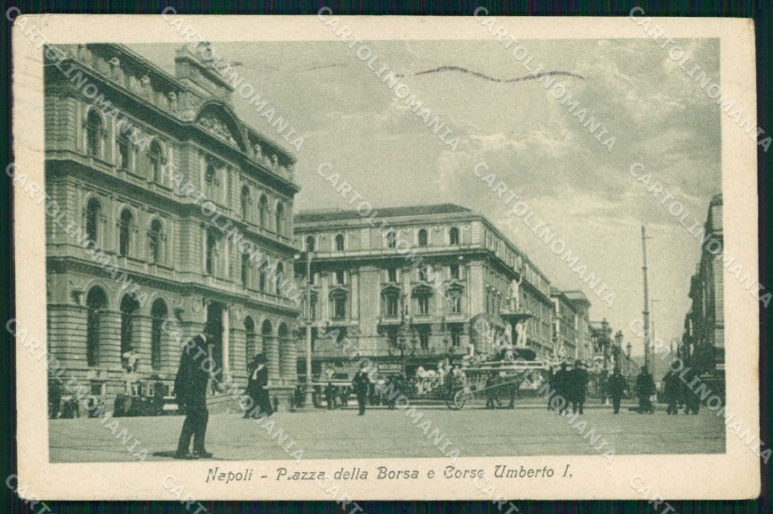 Napoli Città Piazza Borsa Corso Umberto I PIEGHINA cartolina MX8087 – fronte