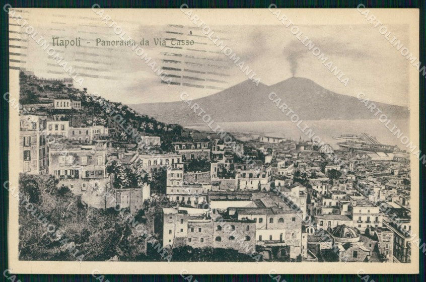 Napoli Città Veduta da Via Tasso Vesuvio cartolina MX8187 – fronte