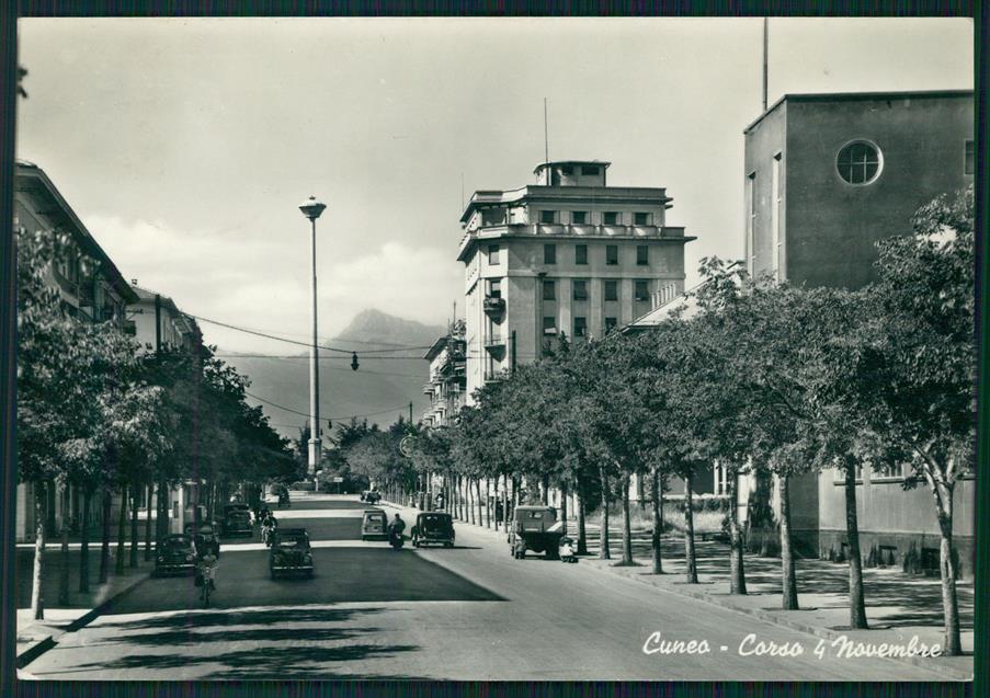 Cuneo città Corso 4 Novembre Auto Foto FG cartolina MZ0691 – fronte