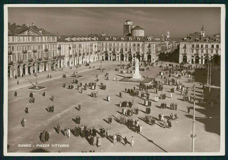 Cuneo città Piazza Vittorio Foto FG cartolina MZ0744 – fronte