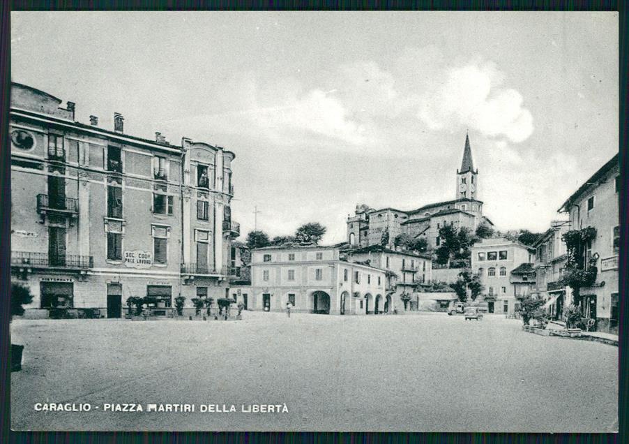 Cuneo Caraglio Piazza Martiri della Libertà FG cartolina MZ1326 – fronte