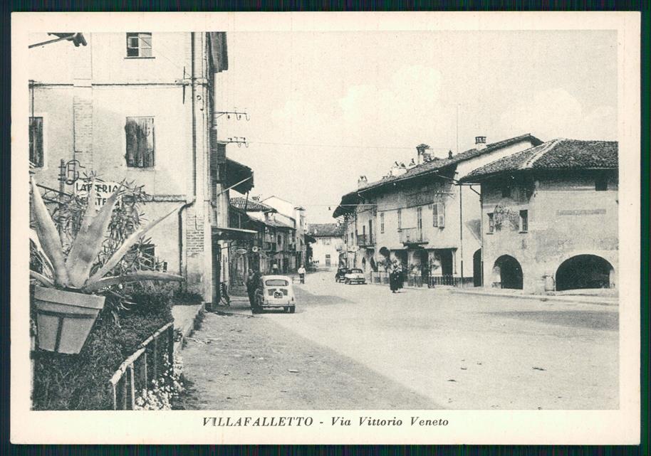 Cuneo Villafalletto Via Vittorio Veneto Auto FG cartolina MZ1545 – fronte