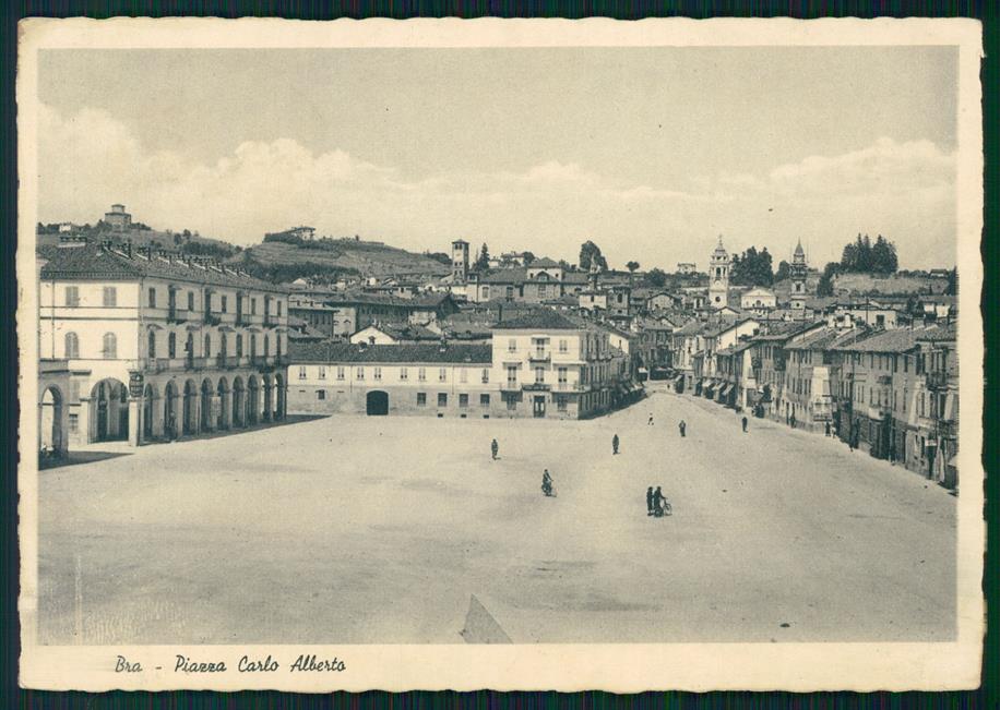 Cuneo Bra Piazza Carlo Alberto FG cartolina MZ1554 – fronte