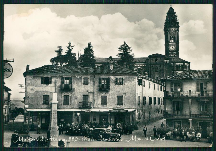Cuneo Monforte d'Alba Piazza Umberto I Auto Foto FG cartolina MZ2058 – fronte