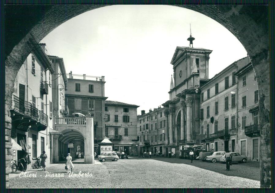 Torino Chieri Piazza Umberto Auto Foto FG cartolina MZ2183 – fronte
