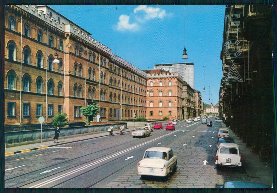 Torino città Caserma Cernaia Auto Foto FG cartolina MZ2411 – fronte