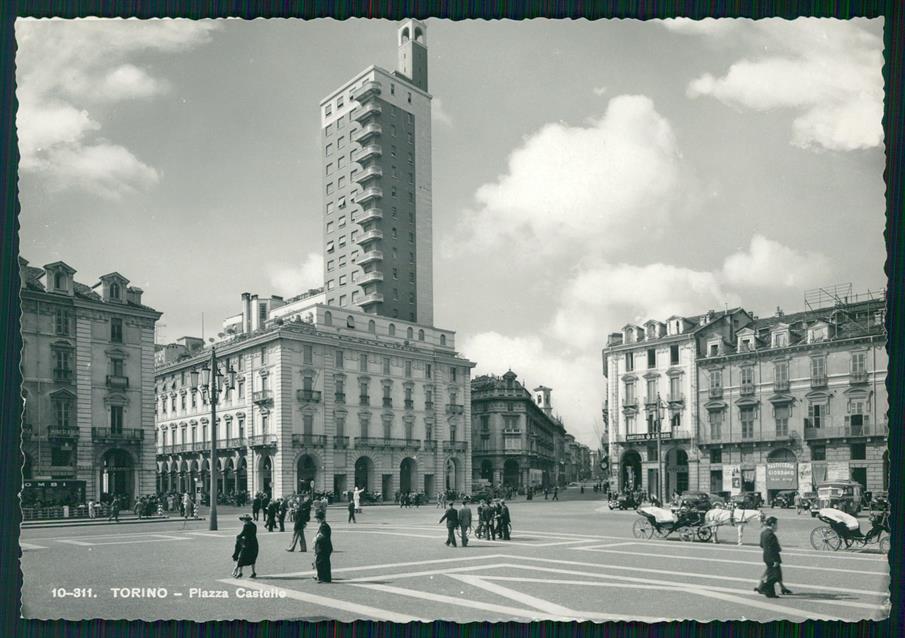 Torino città Piazza Castello Carrozze Foto FG cartolina MZ2468 – fronte