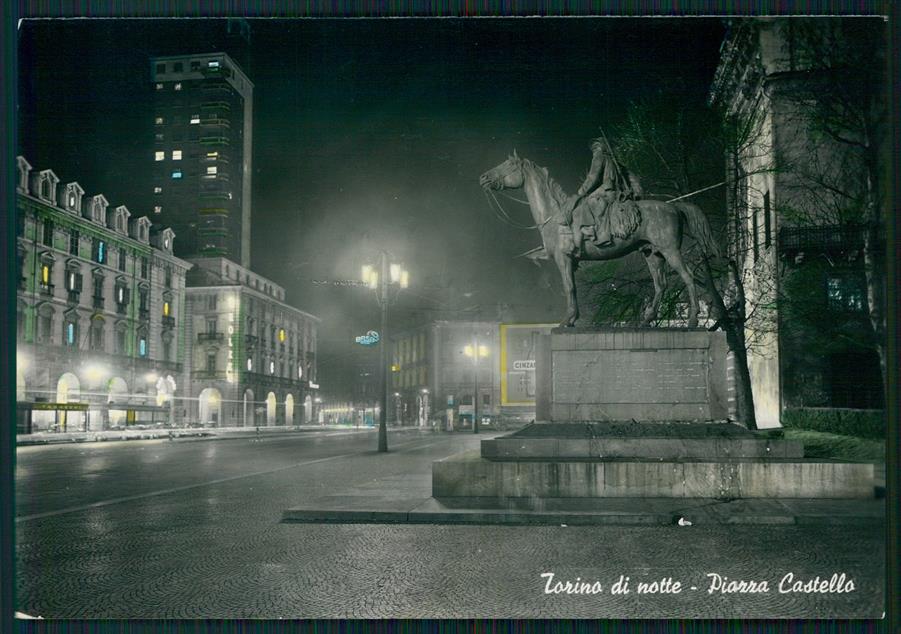 Torino città Piazza Castello Foto FG cartolina MZ2485 – fronte