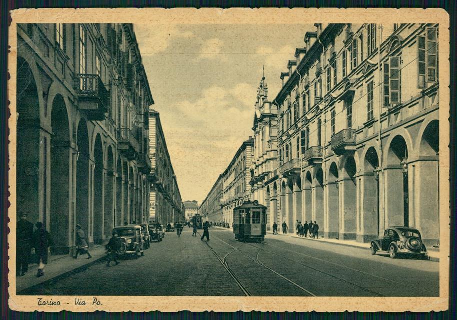 Torino città Via Po Tram Auto PIEGHE FG cartolina MZ2611 – fronte