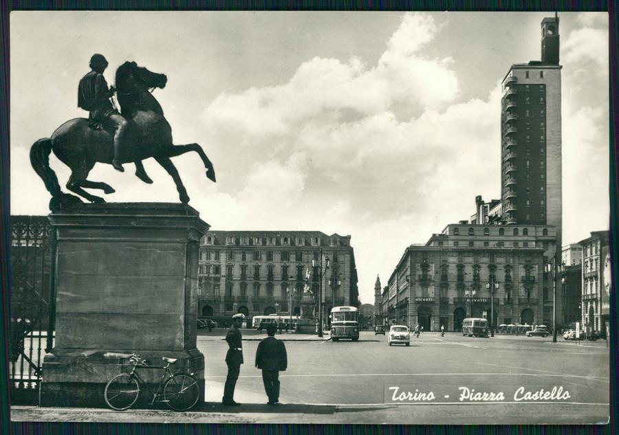 Torino città Piazza Castello Corriere Auto Vigile Foto FG cartolina MZ2691 – fronte