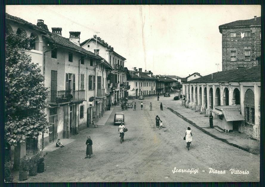 Cuneo Scarnafigi Piazza Vttorio PIEGATA Foto FG cartolina MZ2765 – fronte