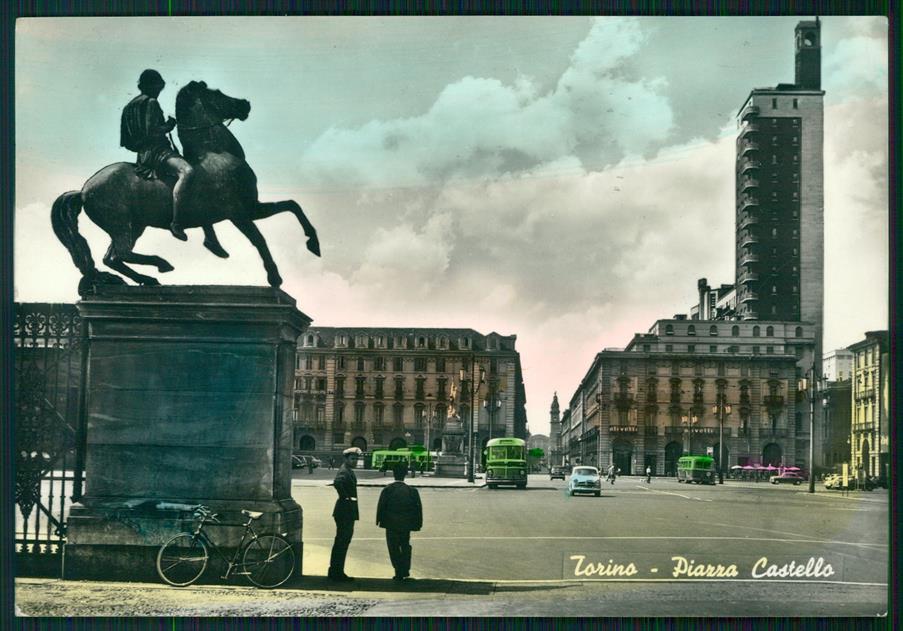 Torino città Piazza Castello Corriera Auto Vigile Foto FG cartolina MZ2772 – fronte
