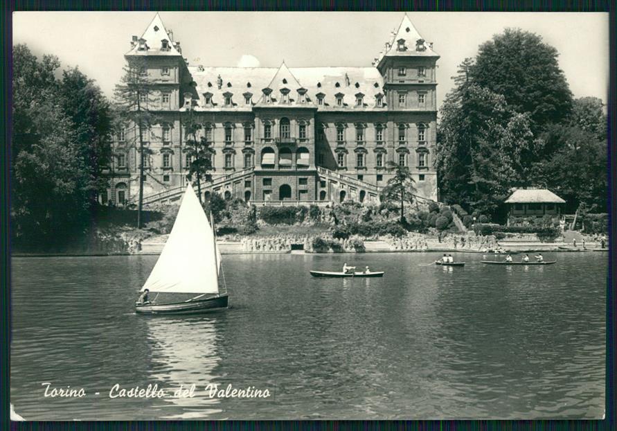 Torino città Castello del Valentino Barca Foto FG cartolina MZ3310 – fronte