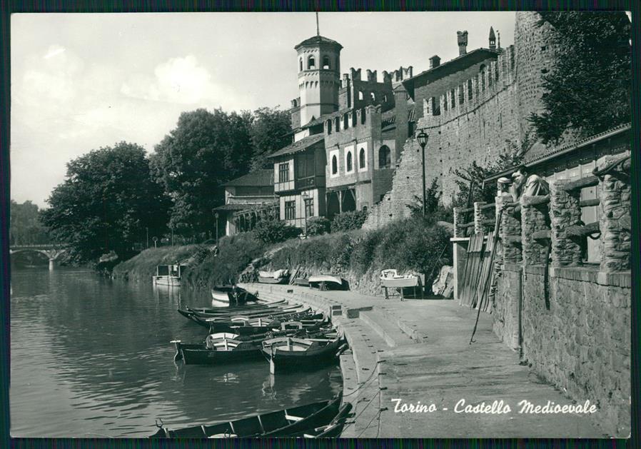 Torino città Castello Medioevale Barche Foto FG cartolina MZ3451 – fronte